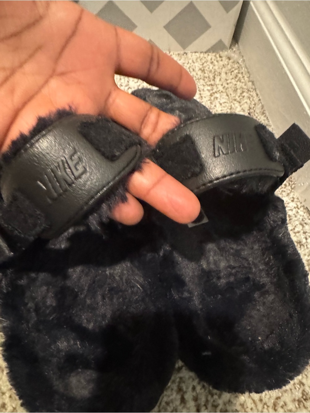 Nike “calm” fuzzy slip on - Picture 6 of 7